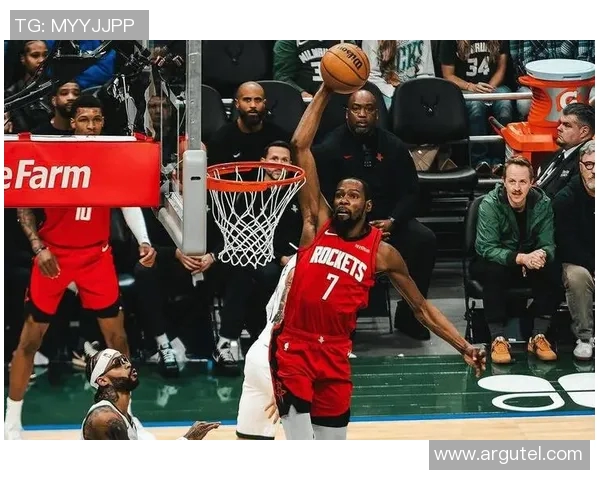 19日火箭与雄鹿精彩对决回放全程回顾与赛后分析