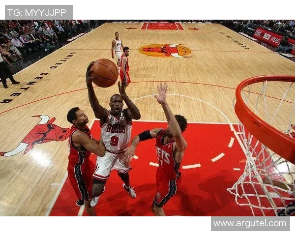 1998年公牛与太阳经典对决视频回顾及精彩瞬间分析