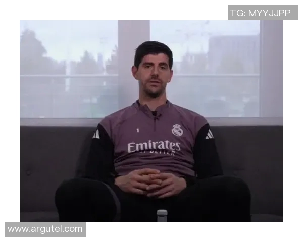 库尔图瓦：守门员的传奇之路与足球世界的辉煌时刻