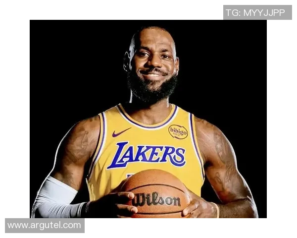 詹姆斯的传奇之路:从天赋少年到NBA历史巨星的辉煌历程